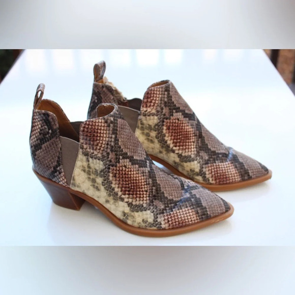 Dolce Vita  ankle boots - Picture 10 of 11